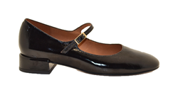 YAMEA - Shiny leather round toe pumps Negro